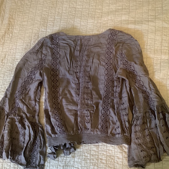 AEO charcoal eyelet bell sleeve top size S - Picture 2 of 3